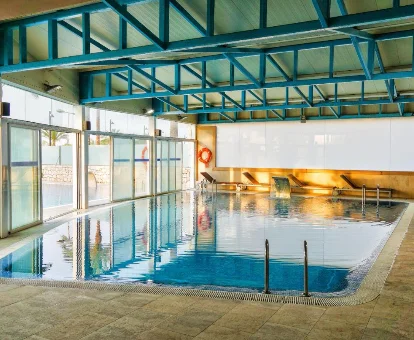Piscina interior ubicado en el spa del Hotel Puerto Juan Montiel en Águilas