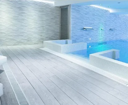 Piscina perteneciente al spa ubicado en el Hotel RH Bayren