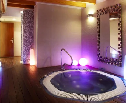 Jacuzzi del spa del hotel Santa Clara Urban en Palma de Mallorca