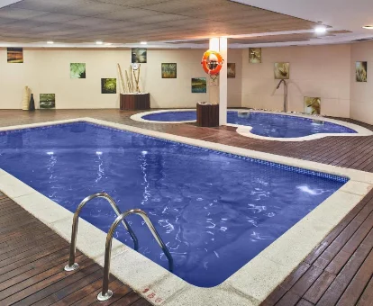 Piscinas de hidromasaje del Hotel con spa Silken Ciudad Giijón en Gijón
