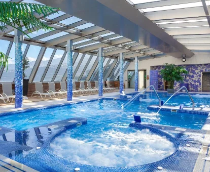 Pisicna cubierta con vista al exterior en Sol Costa Atlantis Tenerife