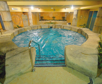 Bañera de Hidromasaje del spa ubicado en el Hotel Zimbali Playa en Vera