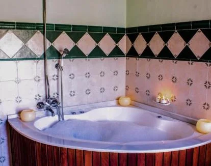 Foto de la Habitación Doble Superior de estilo rústico con jacuzzi privado
