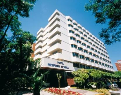 Foto de la fachada del hotel.