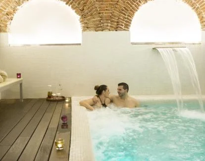 Foto del spa, que tiene sala de relajación y tratamientos, entre otros atractivos.