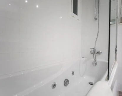 Foto de la Habitación Doble con vistas panorámicas al mar y jacuzzi privado.