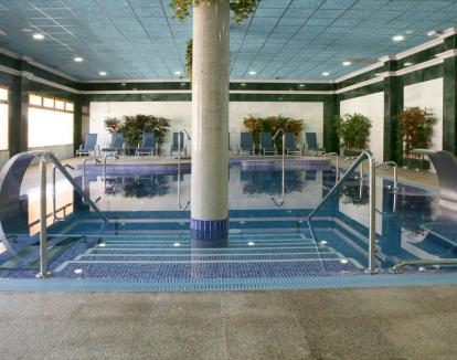 Foto de la piscina de hidroterapia del centro de bienestar.