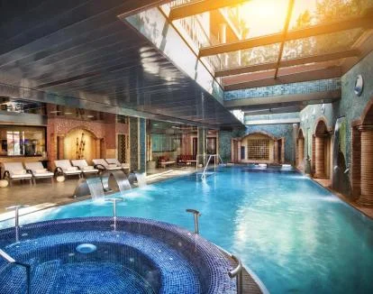 Foto de la piscina de hidroterapia del hotel.