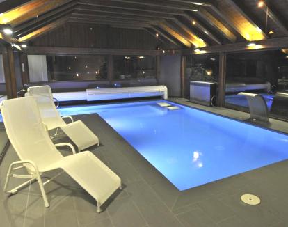 Foto de la piscina cubierta climatizada del spa.