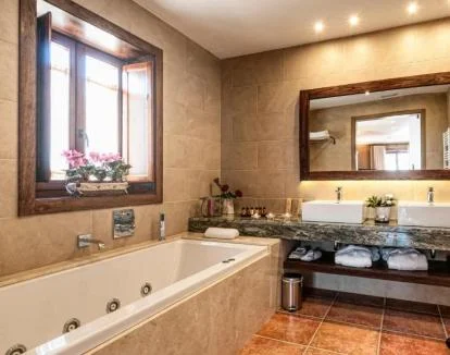 Foto de la Suite Superior con dos terrazas privadas con hermosas vistas y jacuzzi privado.