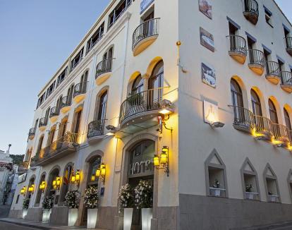 Foto de la fachada de este hotel de cuatro estrellas.