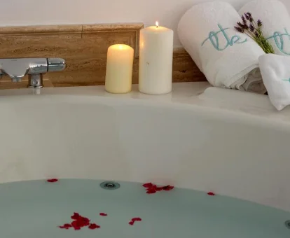 Foro del jacuzzi de la Suite romántica del Boutique Hotel El Tio Kiko 
