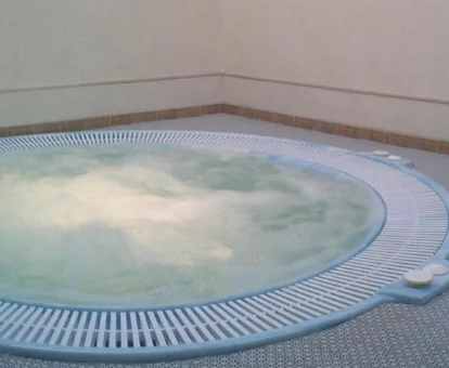 Foto del jacuzzi de la Casa Banys L'Avellà 
