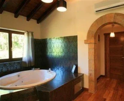 Foto del jacuzzi que se encuentra en la Casona Malvasía - Adults Only 
