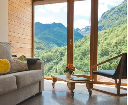 Foto de la habitación con vistas a las montañas que hay en uno de los apartamentos de Centro de Ecoturismo Tierra del Agua