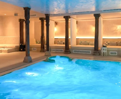 Foto de la piscina cubierta con jacuzzi del Hotel & Spa La Residencia Puerto 
