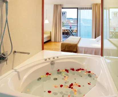 Foto de la habitación con jacuzzi privado que se encuentra en el Hotel Balneario Prats de Girona