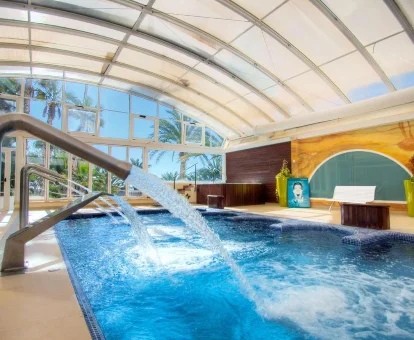 Foto del spa con picina cubierta del Hotel Servigroup Montíboli 
