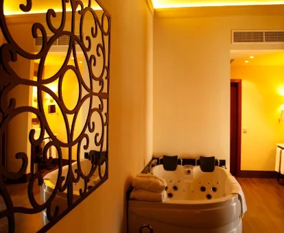 Foto de la bañera de hidromasaje para dos personas del Hotel Spa Martín el Humano 
