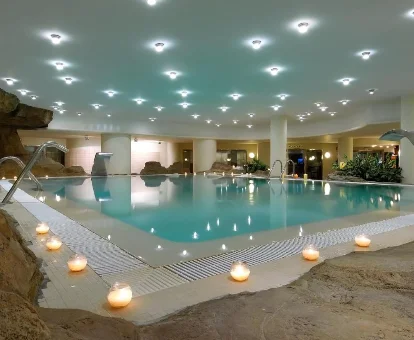 Foto de la piscina estilo laguna que se encuentra en el Oliva Nova Beach & Golf Hotel 

