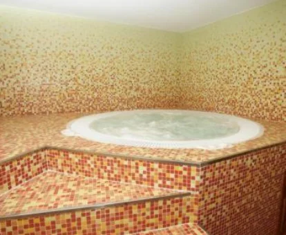 Foto del jacuzzi con chorros de agua de la Posada El Corcal de Liébana 
