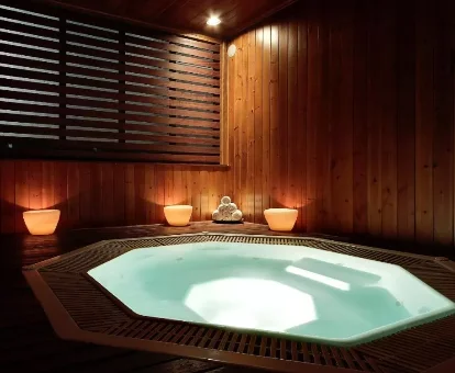 Foto del spa con jacuzzi del hotel Rafaelhoteles By La Pleta