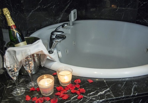 Foto de la bañera de hidromasaje que se encuentra en el Gran Hotel de la Ciudad de Albacete