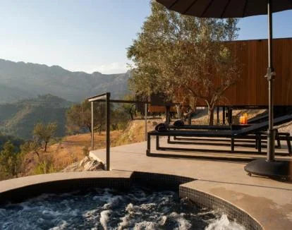 Foto de la Habitación Doble con hermosas vistas desde el jacuzzi privado en la terraza.