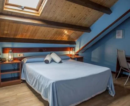 Una de las acogedoras habitaciones dobles de este hotel con encanto.