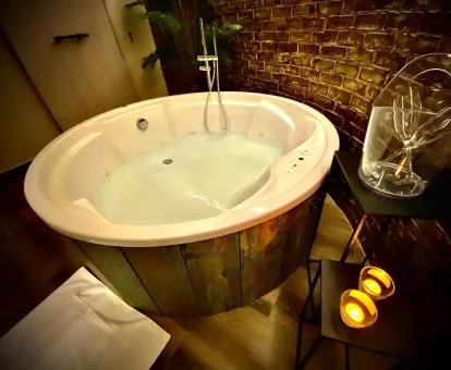 Agradable espacio con jacuzzi privado de este coqueto loft para parejas.