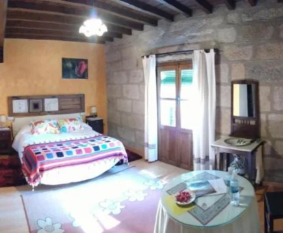Una de las coquetas habitaciones dobles de este acogedor hotel.
