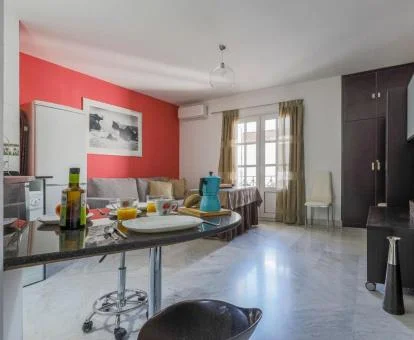 Interior de uno de los apartamentos modernos de este coqueto establecimiento.