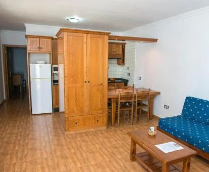 Interior de uno de los coquetos apartamentos del complejo.