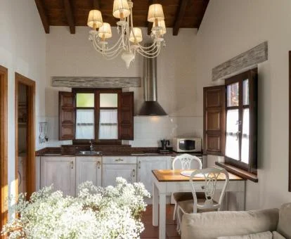 Interior de uno de los acogedores apartamentos rurales de este establecimiento.