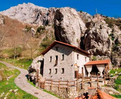 Hermosa casa rural independiente en un espectacular entorno natural para descansar.