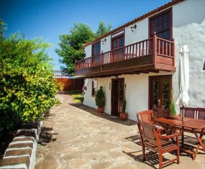 Edificio de esta preciosa casa rural con zonas exteriores.