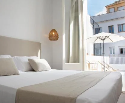 Habitación con terraza privada de este hotel con encanto.