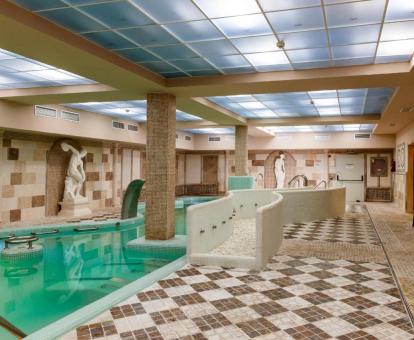 Zona de bienestar con varias instalaciones de spa de este hotel con encanto.