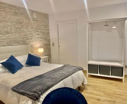 Dormitorio de este precioso apartamento independiente con jacuzzi privado.