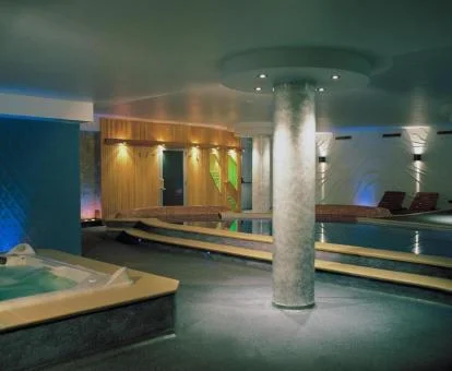 Amplio centro de bienestar con zona de aguas de este hotel con encanto.