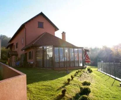 Precioso hotel rodeado de naturaleza ideal para parejas que buscan descansar.
