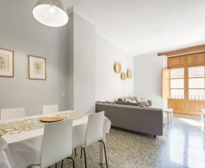 Interior de uno de los coquetos apartamentos de este establecimiento.