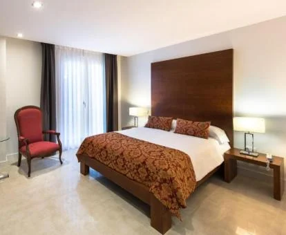 Una de las amplias habitaciones de este hotel con encanto.