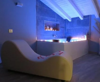 Precioso espacio de bienestar privado con jacuzzi de este lujoso apartamento independiente.