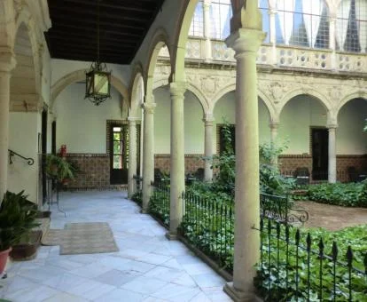 Acogedor patio interior de este hotel con encanto.