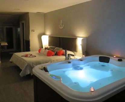Precioso jacuzzi privado de la Habitación Doble Deluxe.