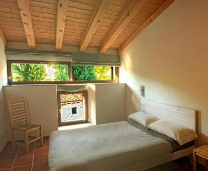 Acogedora habitación de este hotel con encanto.