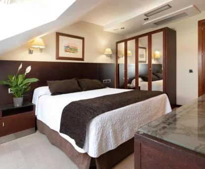 Una de las habitaciones de este moderno hotel.