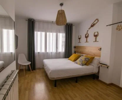 Una de las habitaciones dobles de este acogedor hotel.