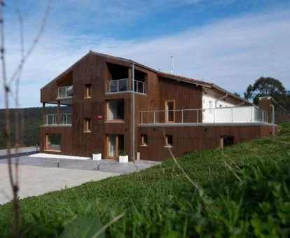 Acogedor hotel con encanto rodeado de naturaleza e ideal para descansar.